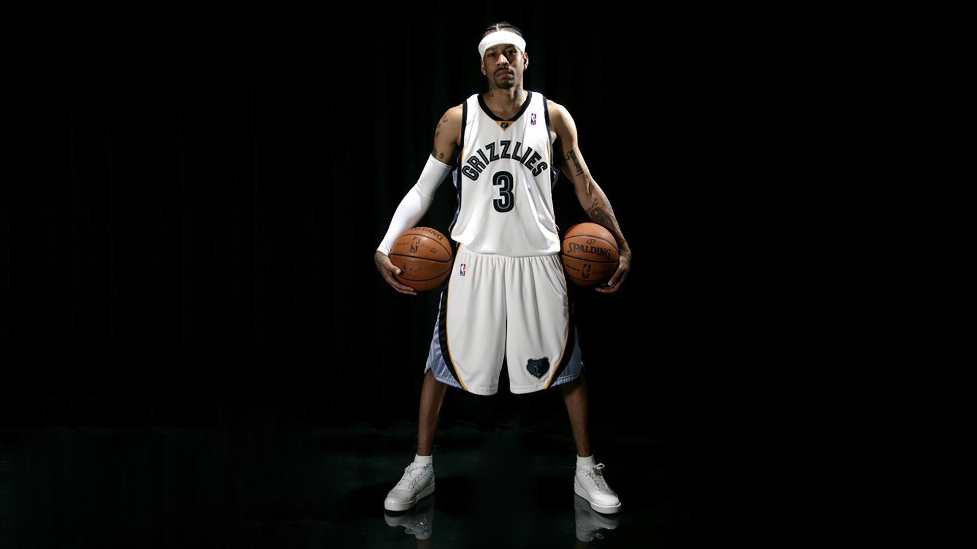 DJ现场打碟骑行派对 骑友在固定车上踩踏随节奏律动